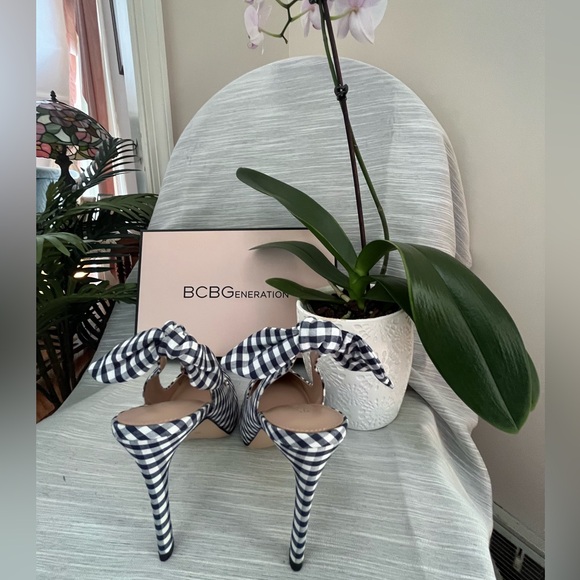 BCB Generation Navy/White Gingham Heels with Bow Detail- Sz 8 - Picture 2 of 2